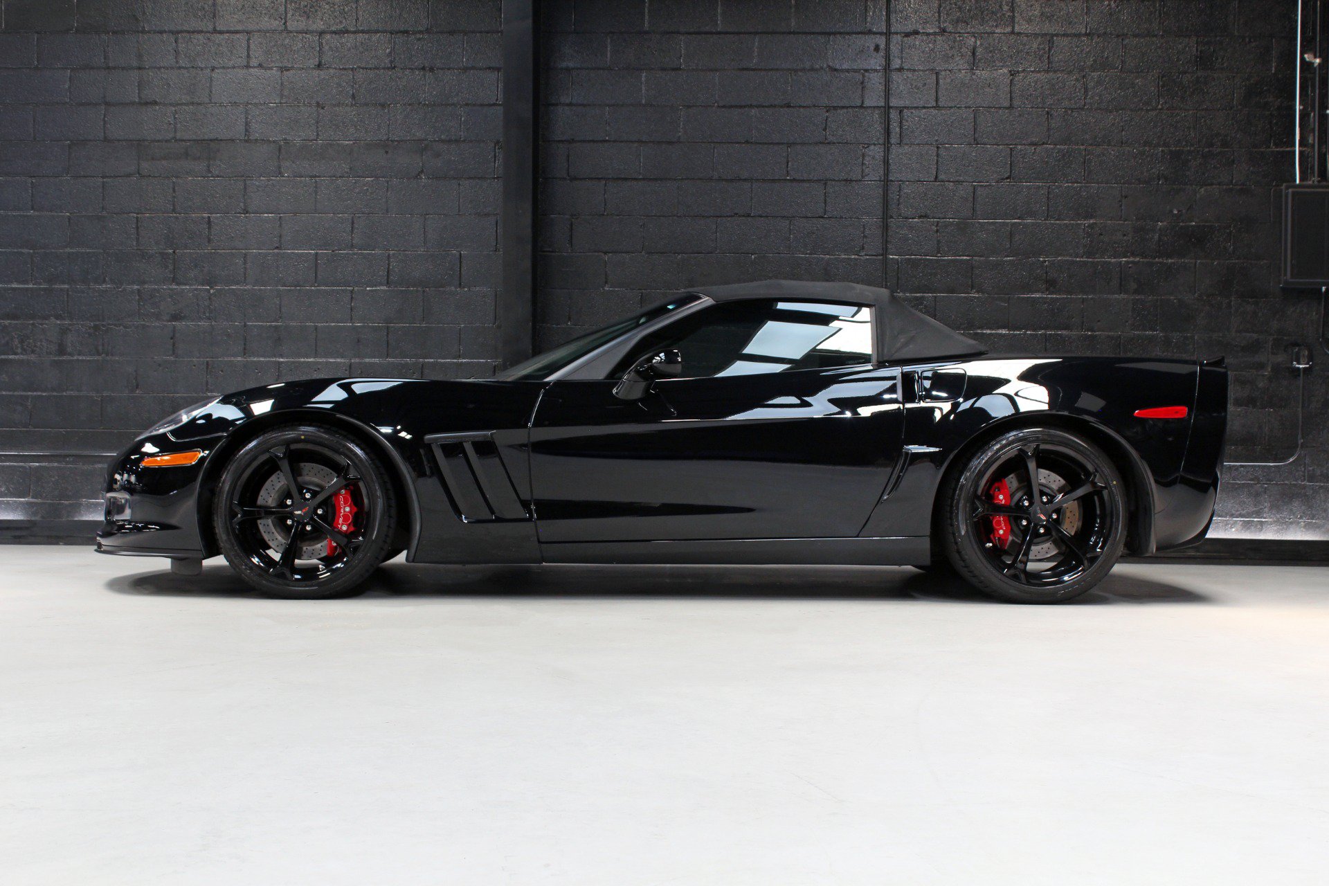 Used 2013 Chevrolet Corvette Grand Sport w/ 3LT Preferred Equipment Group RWD image 3