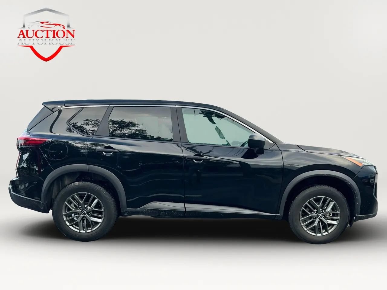 Used 2024 Nissan Rogue SV AWD/4WD image 4