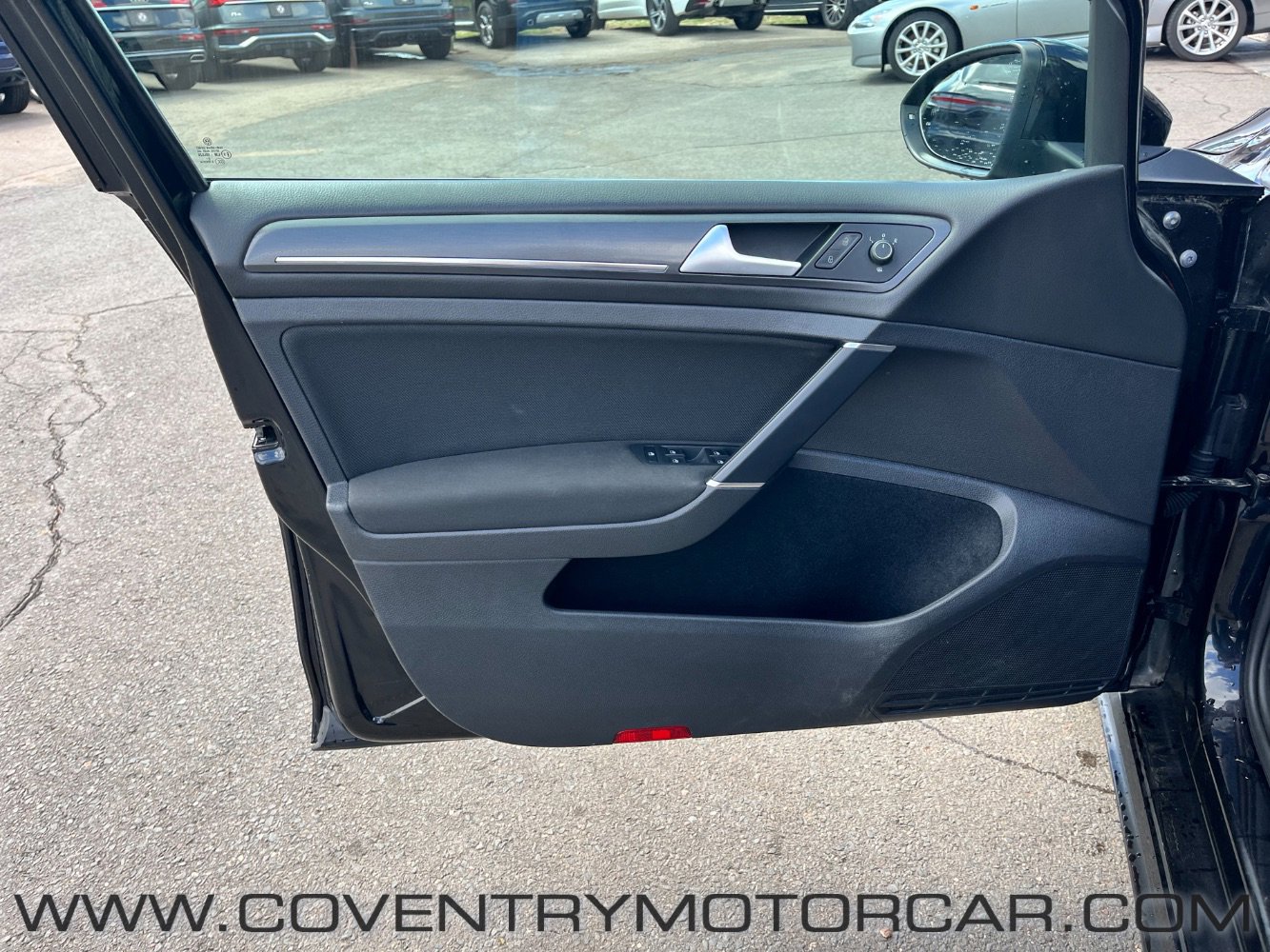 Used 2019 Volkswagen Golf 4-Door image 35
