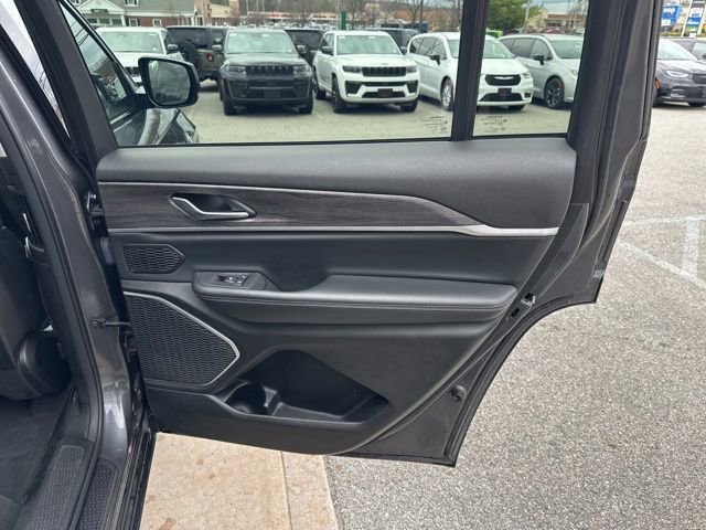 Certified 2022 Jeep Grand Cherokee L Limited image 18