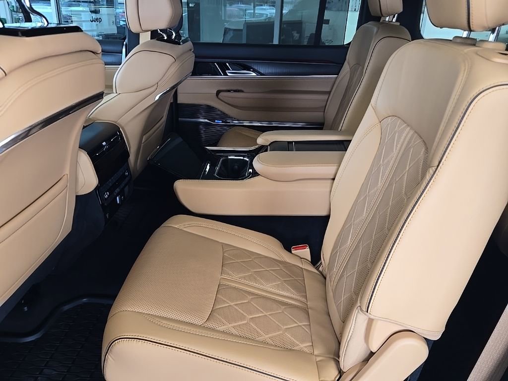 Used 2024 Jeep Grand Wagoneer Series III w/ Quick Order Packagew 28T image 19