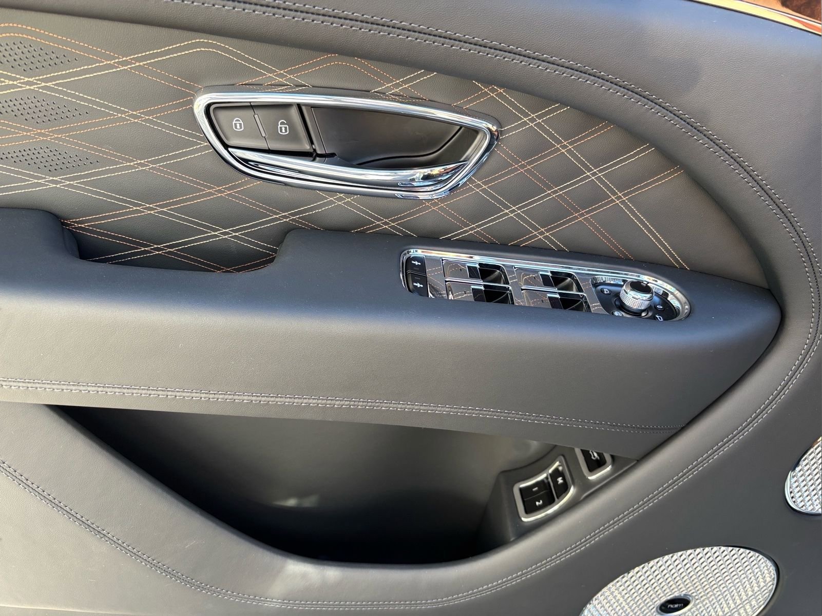 New 2025 Bentley Bentayga Extended Wheelbase image 45
