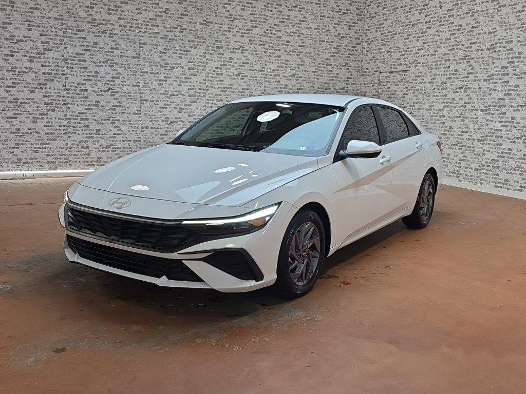 Certified 2024 Hyundai Elantra SEL image 3