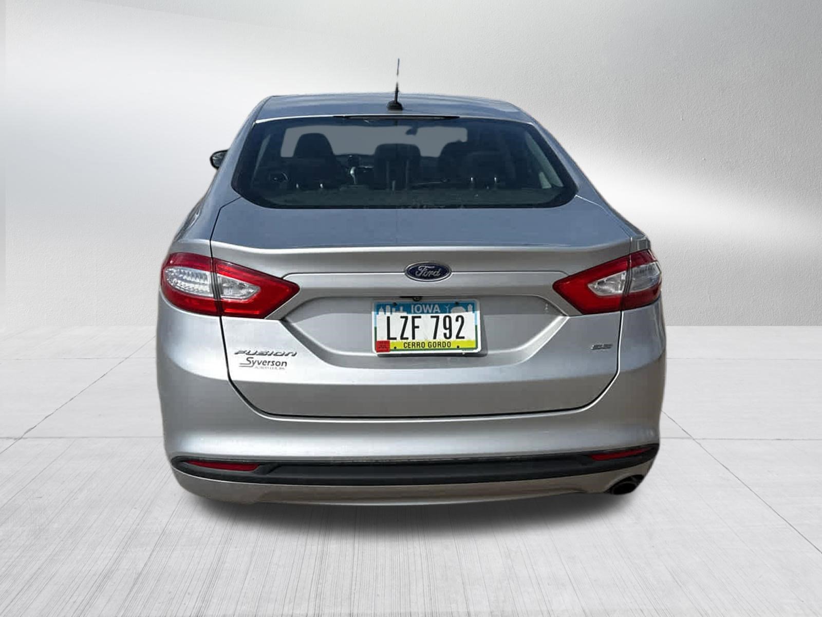 Used 2013 Ford Fusion SE FWD image 6