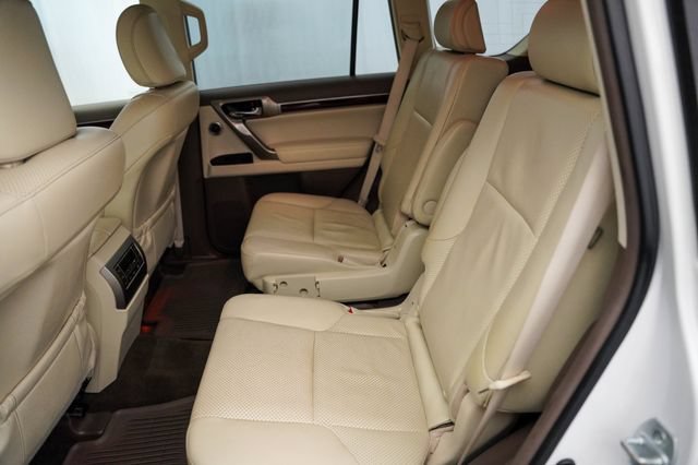 Used 2017 Lexus GX 460 Luxury w/ Preferred Accessory Package AWD/4WD image 24