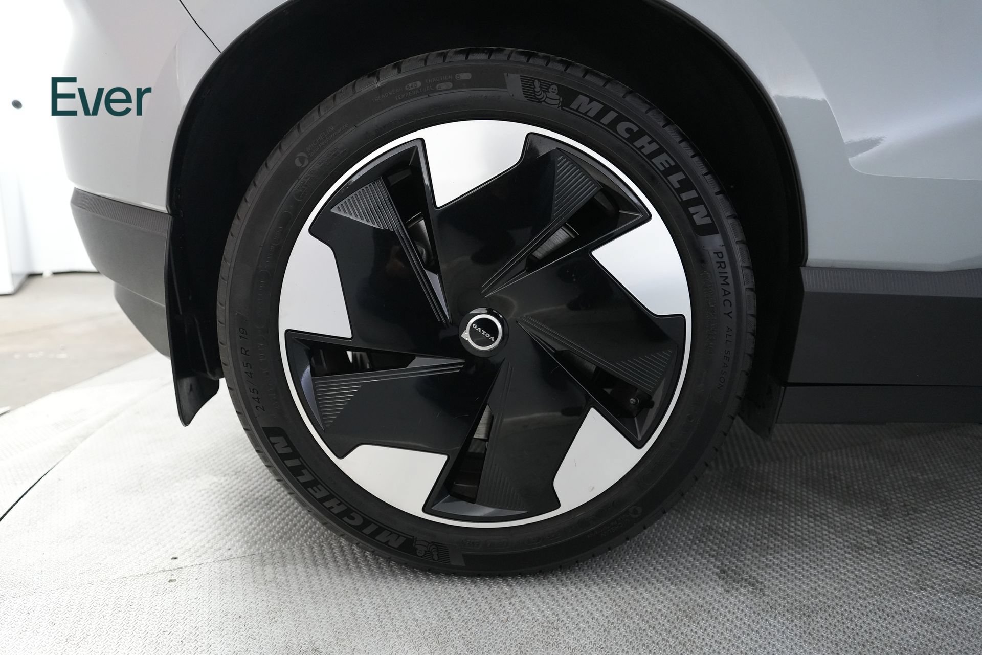 Used 2025 Volvo EX30 Plus AWD/4WD image 22