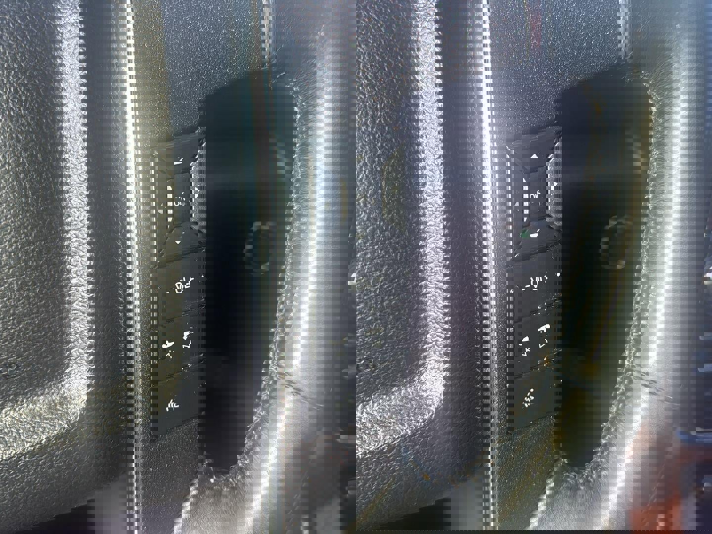 Used 2016 Lincoln Navigator Select image 17