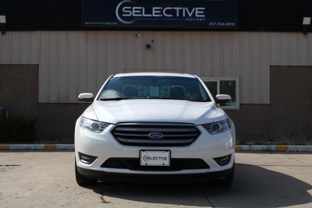 Used 2019 Ford Taurus SEL w/ Equipment Group 201A FWD image 2