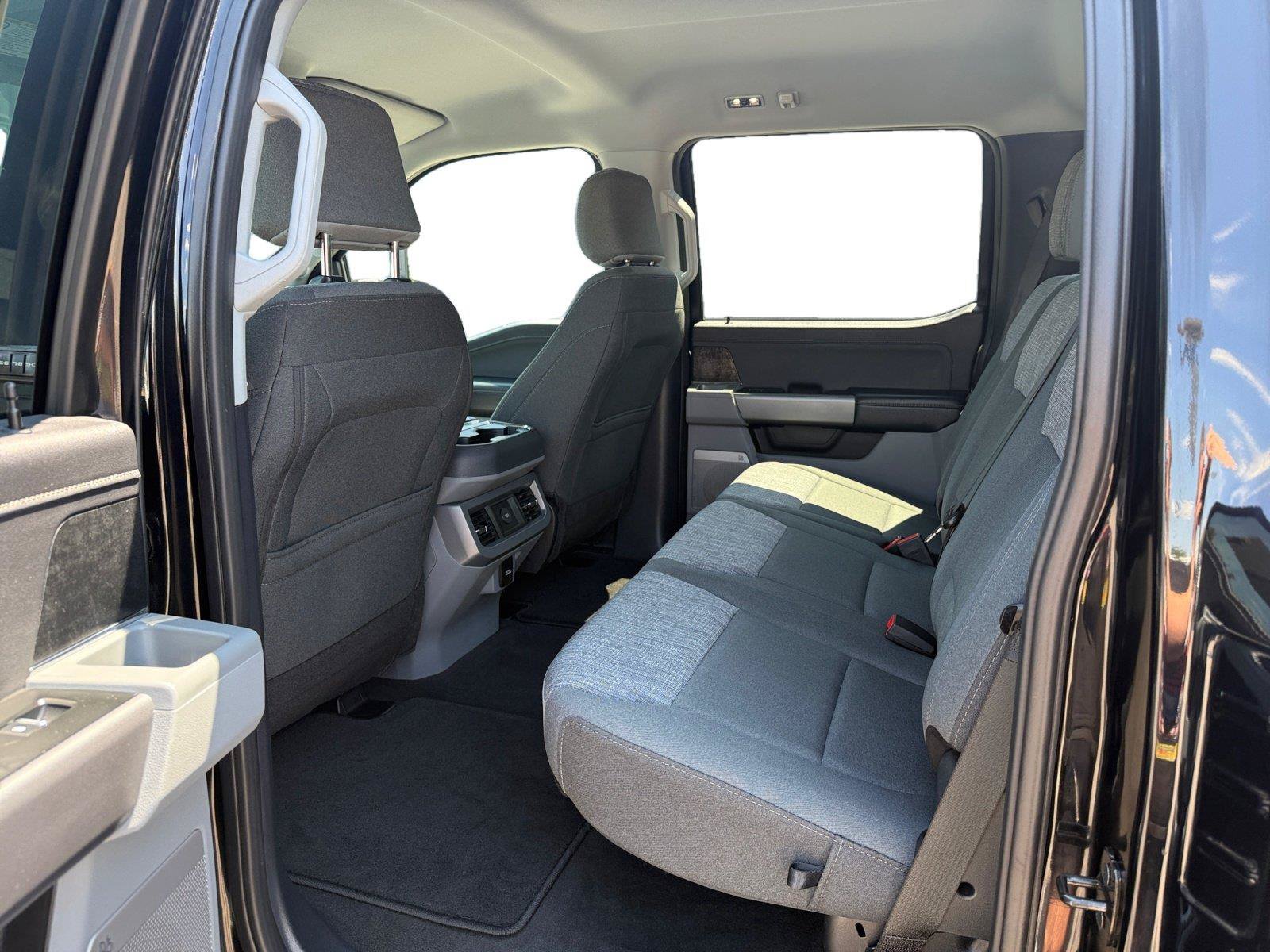 Used 2025 Ford F250 XLT w/ Black Appearance Package AWD/4WD image 19