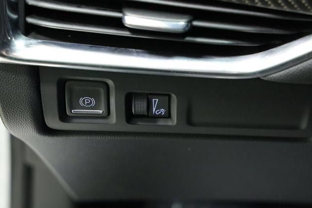 Used 2021 Cadillac XT4 Sport w/ Driver Awareness Package FWD image 31