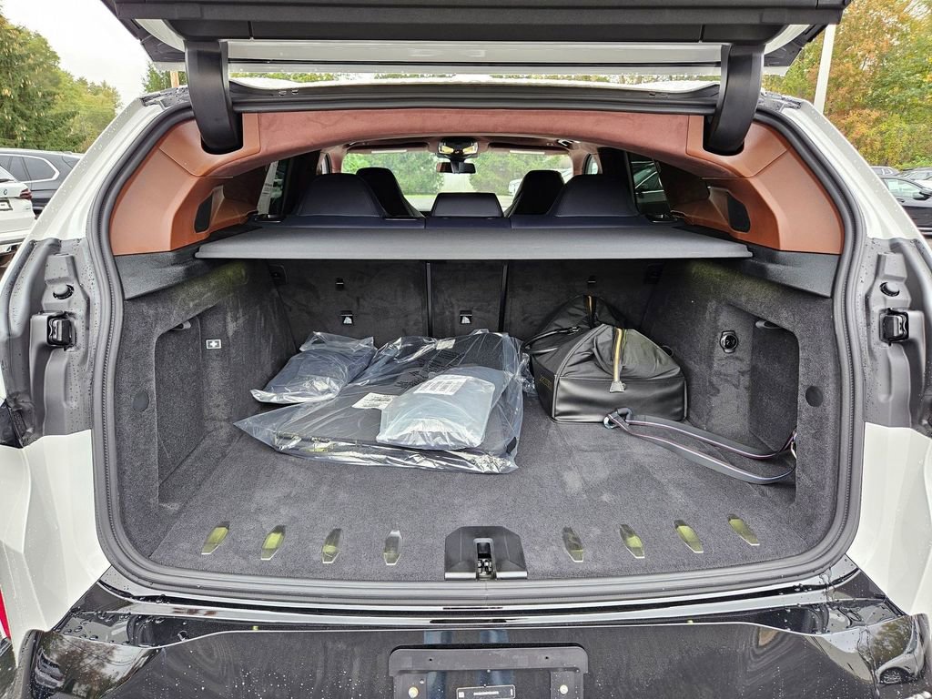 New 2026 BMW XM Label Red w/ M Driver's Package image 23