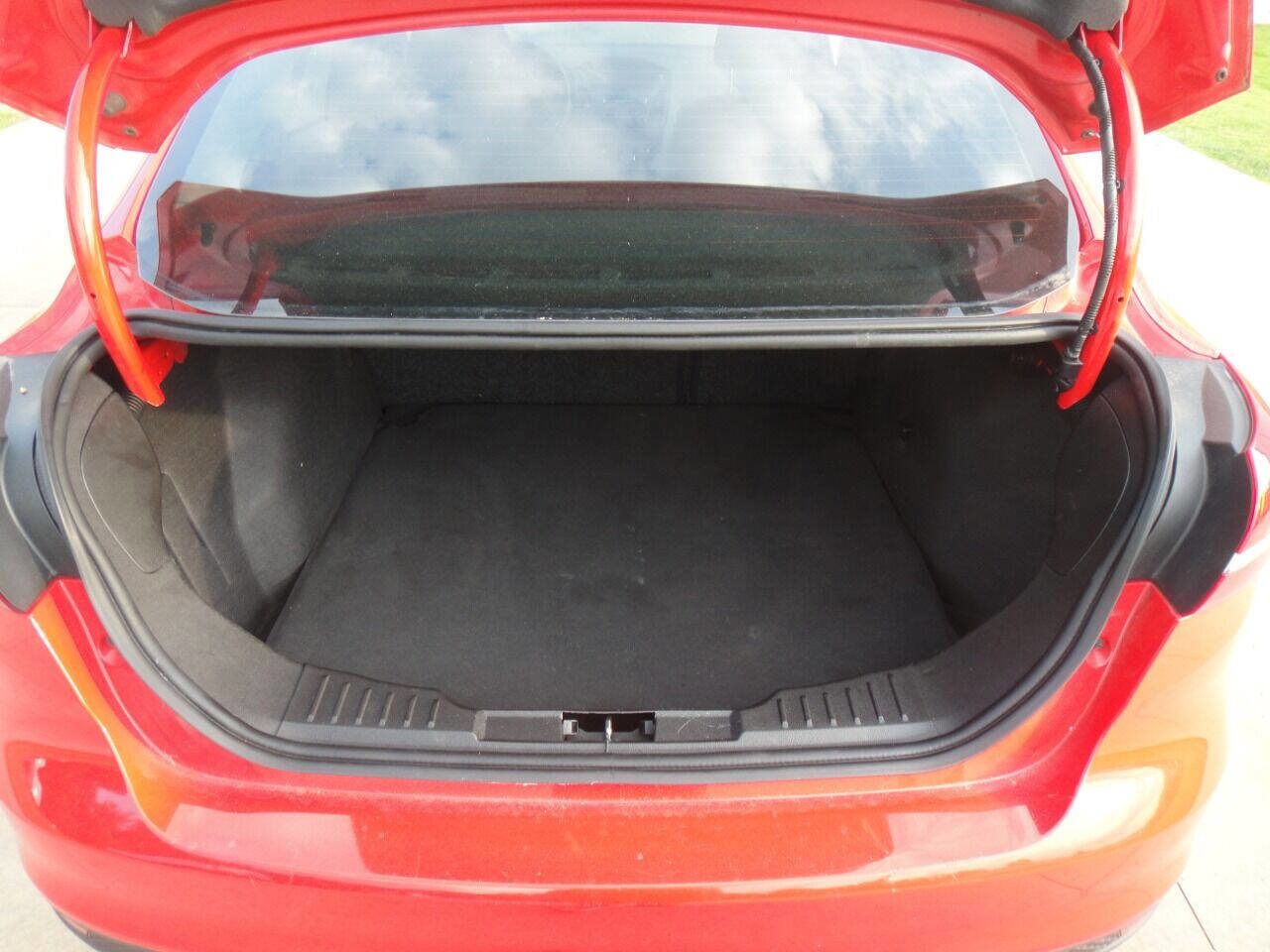 Used 2017 Ford Focus SE image 18