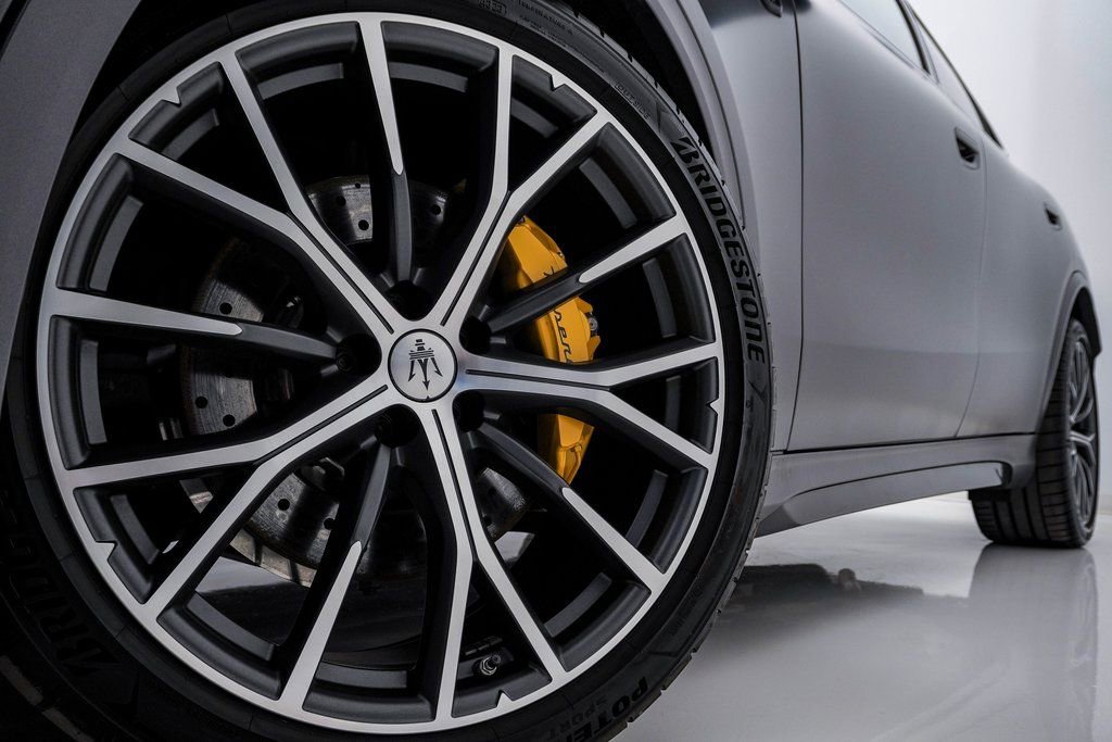 Certified 2024 Maserati Grecale Trofeo image 5