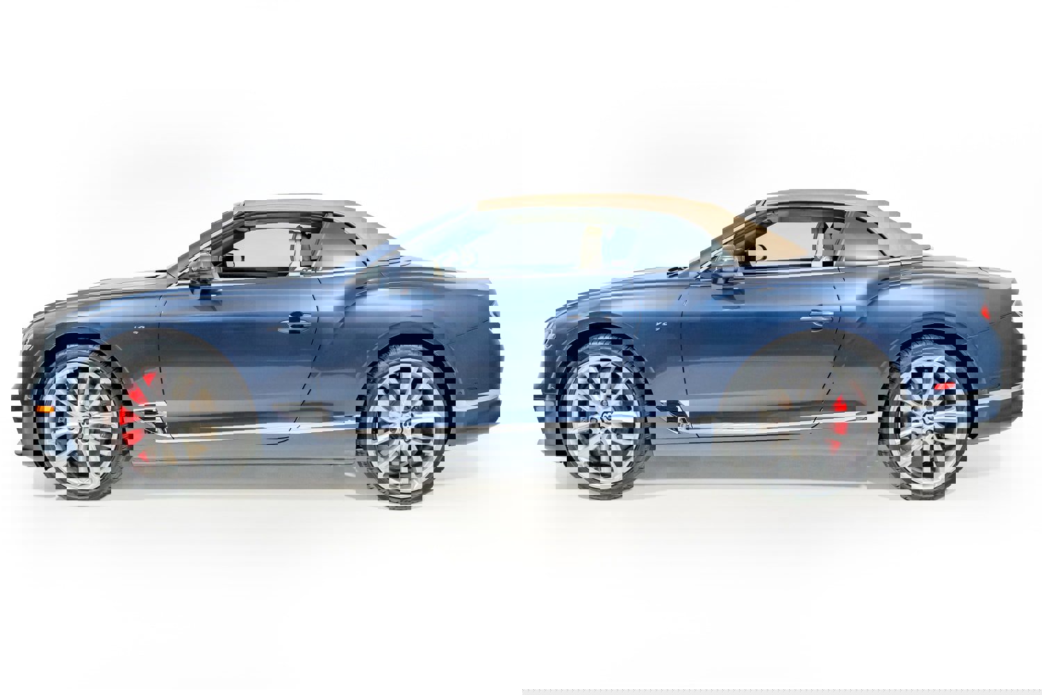 Used 2021 Bentley Continental GT image 3