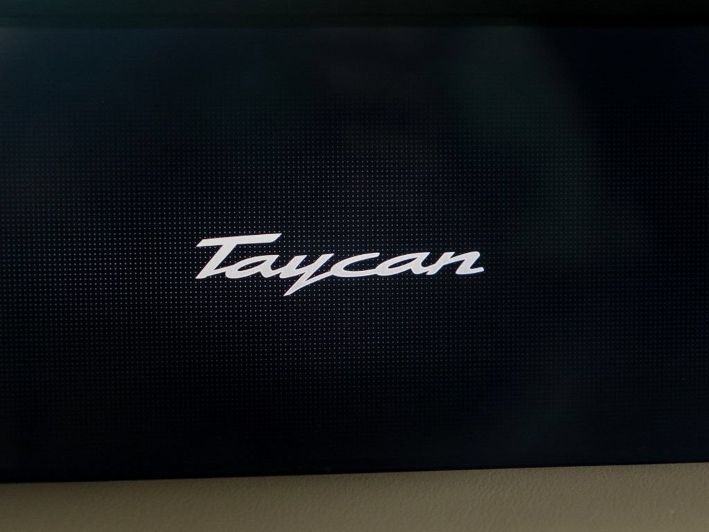Used 2022 Porsche Taycan 4S AWD/4WD image 20