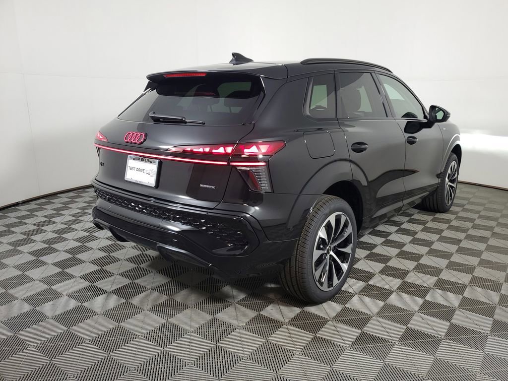 New 2026 Audi Q3 quattro 2.0T AWD/4WD image 5