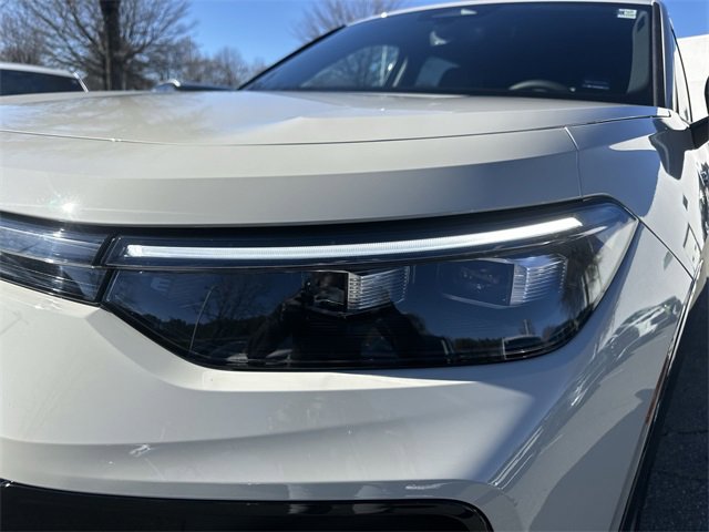 New 2026 Volkswagen Tiguan SE R-Line image 9