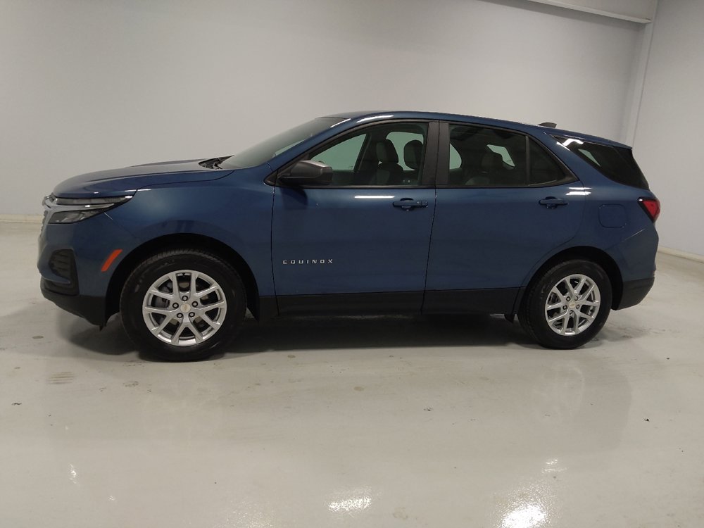 Used 2024 Chevrolet Equinox LS AWD/4WD image 2