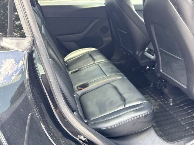 Used 2022 Tesla Model Y Performance AWD/4WD image 17