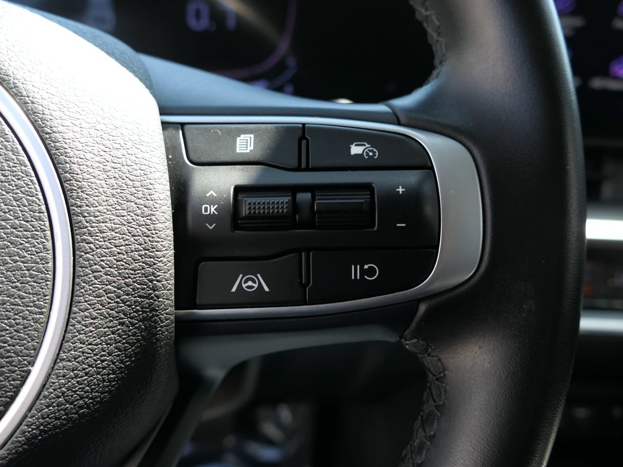 Used 2023 Kia Sportage EX FWD image 16