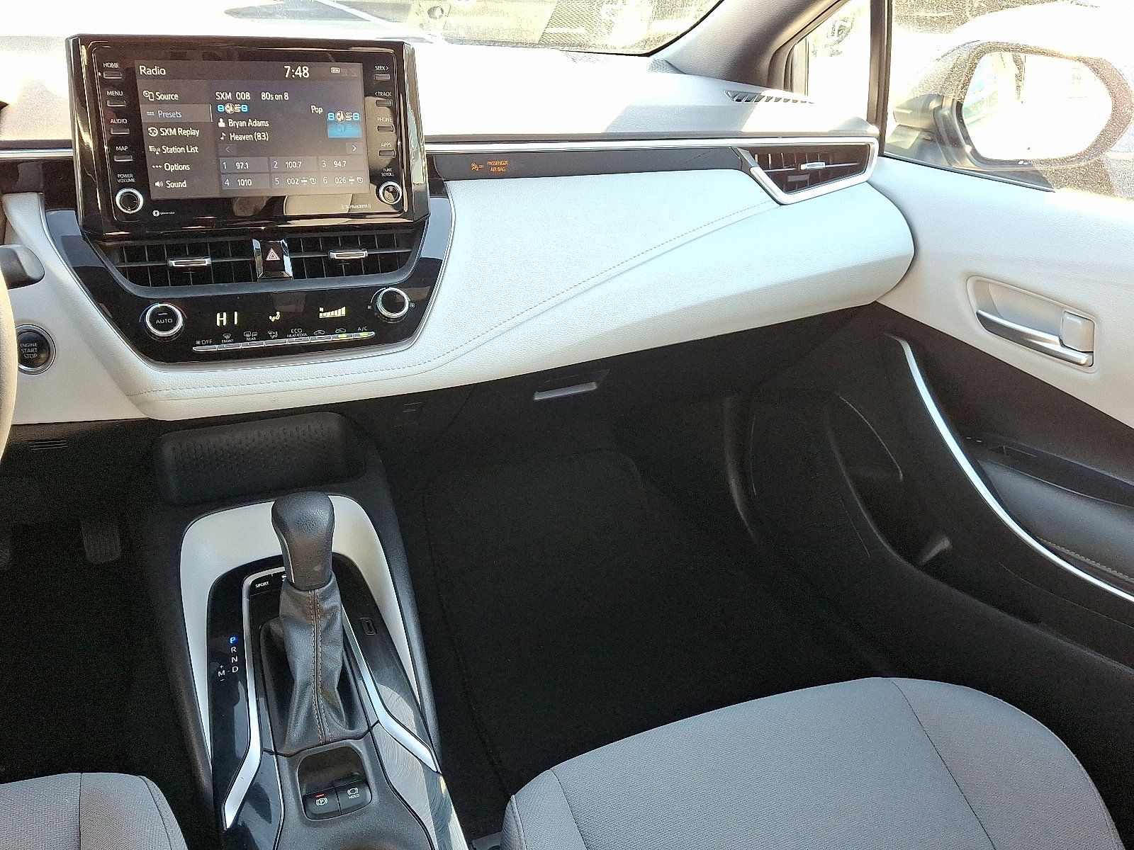 Used 2022 Toyota Corolla SE image 16