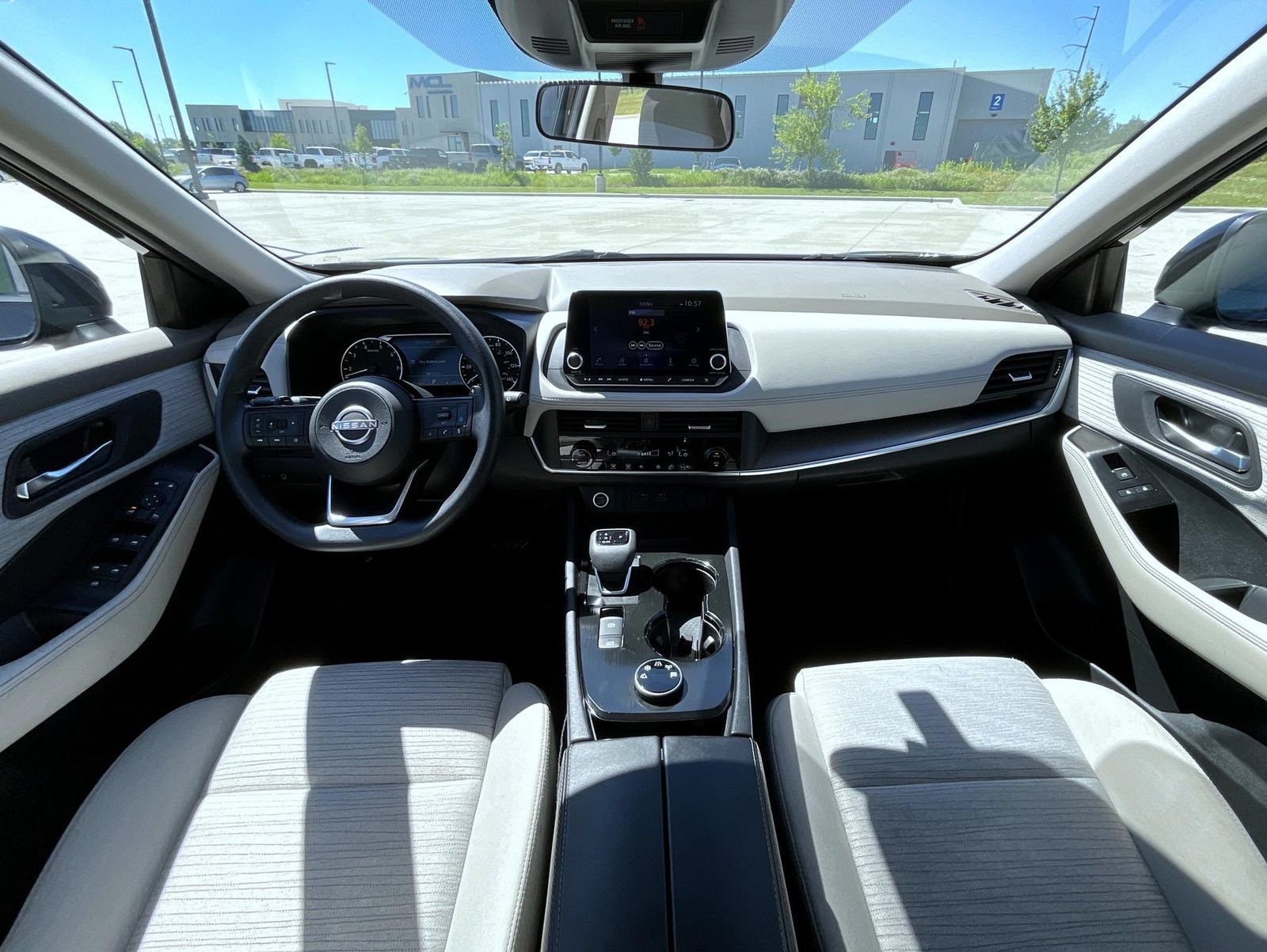 Used 2023 Nissan Rogue SV AWD/4WD image 15