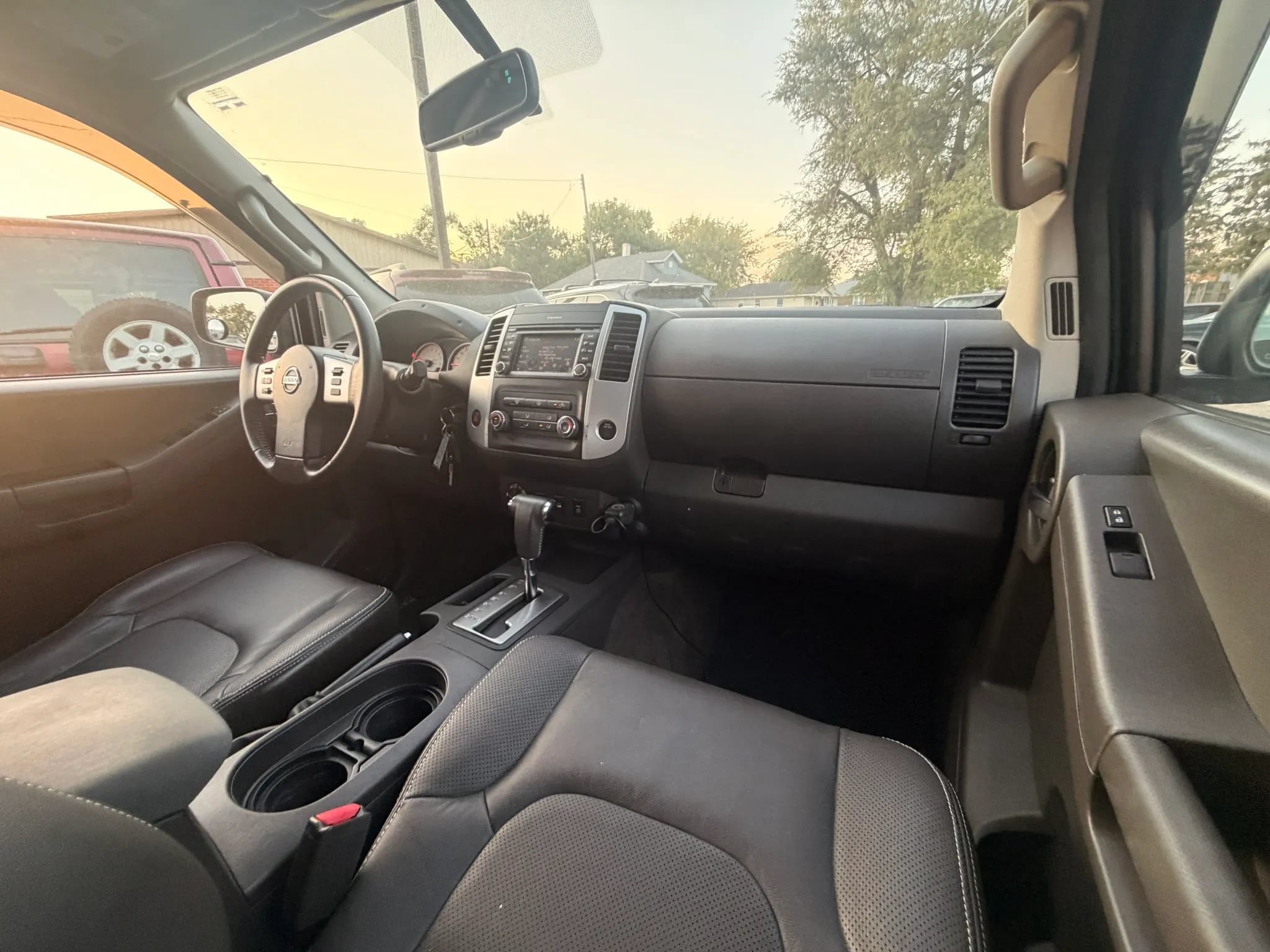 Used 2013 Nissan Xterra PRO-4X w/ Pro-4x Leather Pkg AWD/4WD image 29