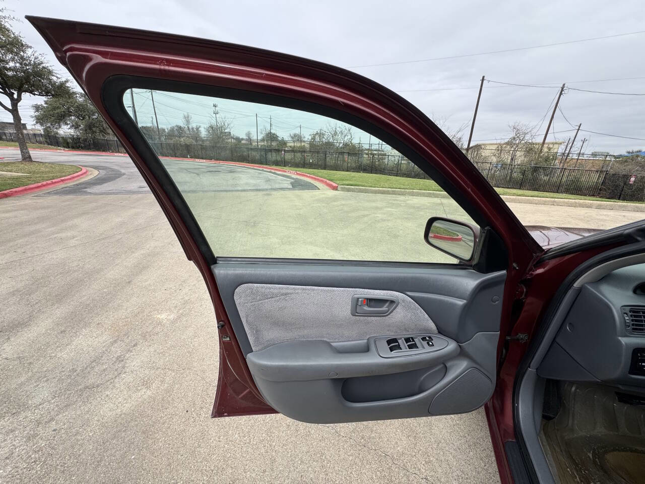 Used 2001 Toyota Camry CE FWD image 17