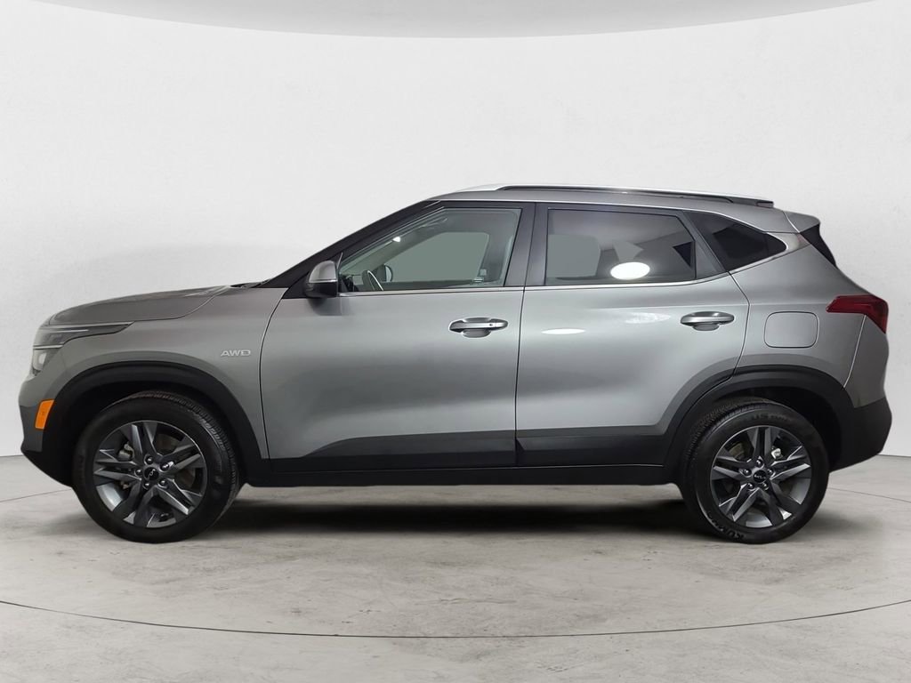 Used 2023 Kia Seltos S w/ Navigation Package image 2