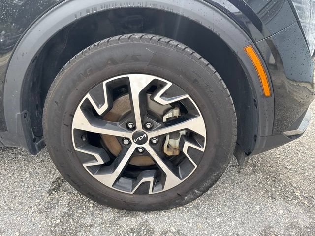 Certified 2025 Kia Sportage EX AWD/4WD image 9