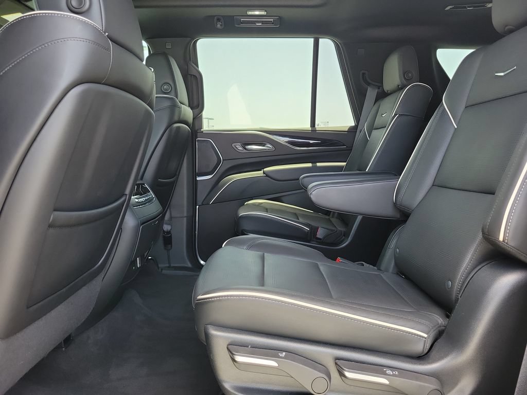 Used 2024 Cadillac Escalade Sport AWD/4WD image 30
