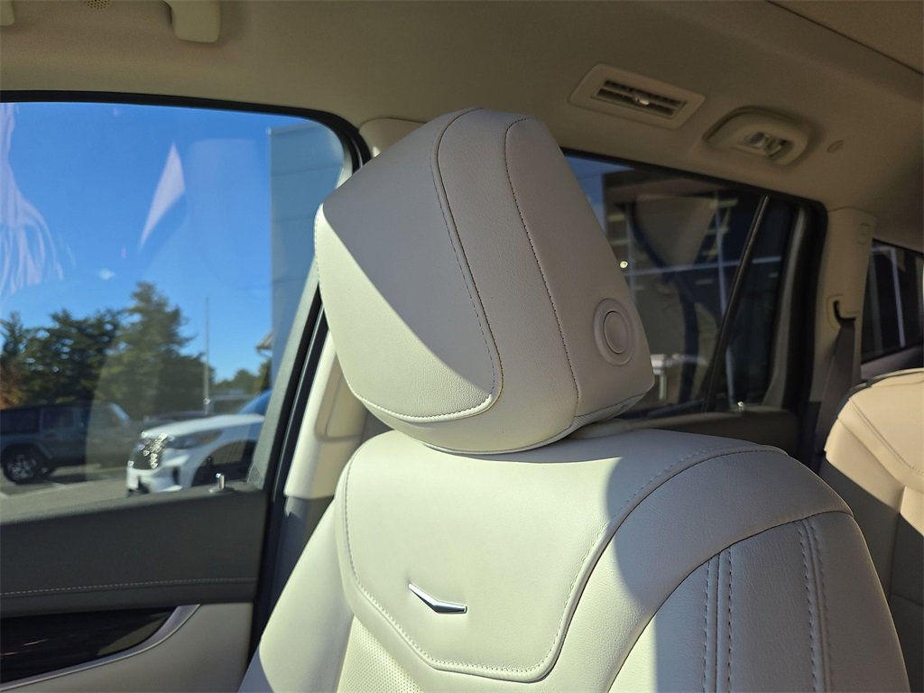 Used 2024 Cadillac XT6 Premium Luxury w/ Technology Package image 27