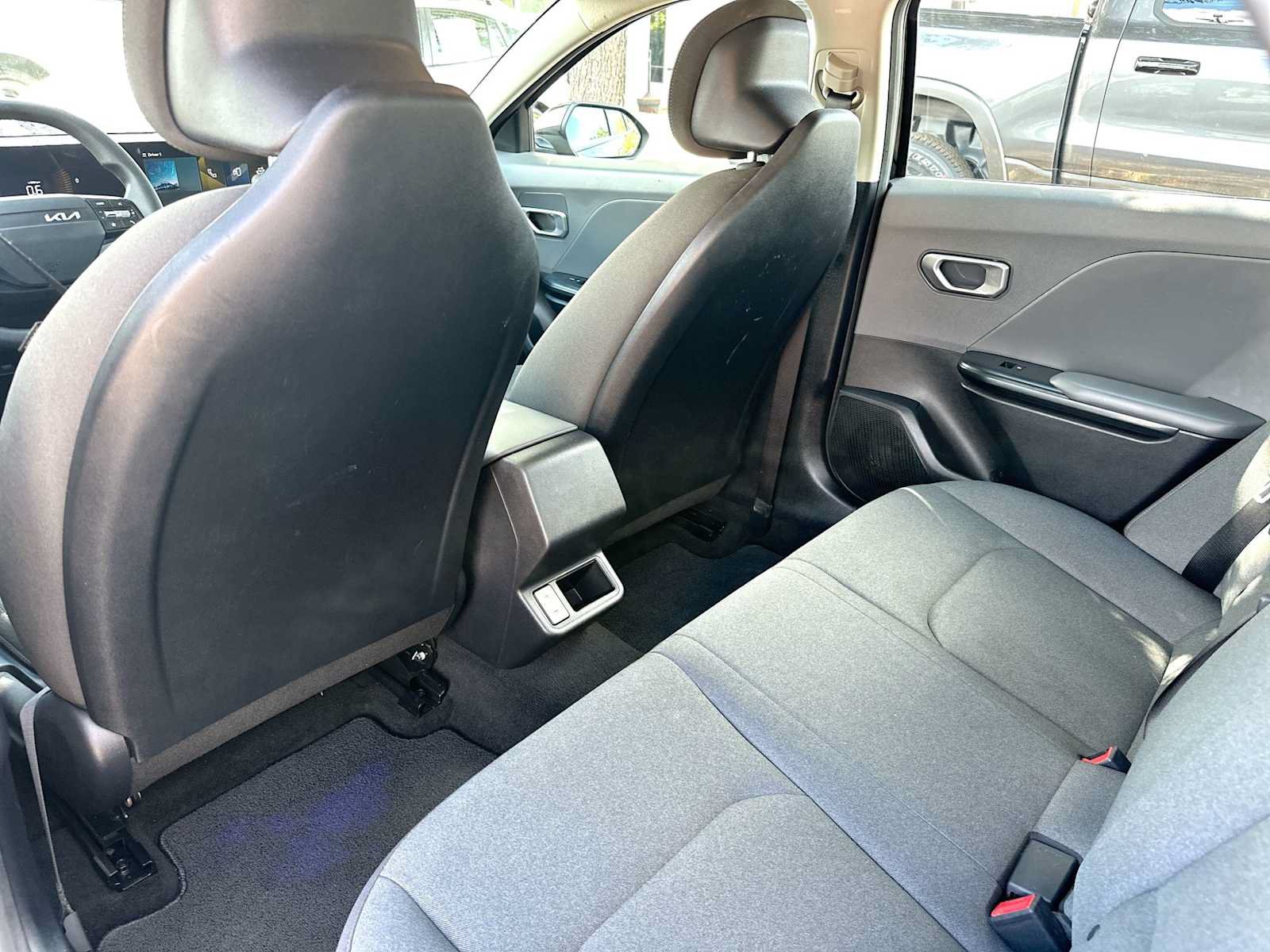 Used 2025 Kia K4 FWD image 24