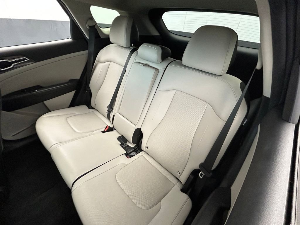 Used 2024 Kia Sportage EX image 37