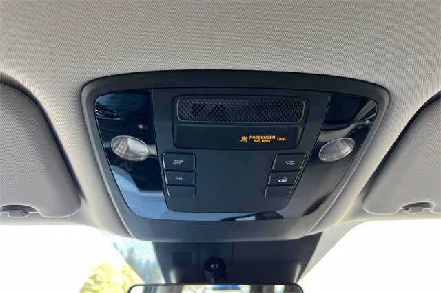 Used 2023 Kia Carnival LX image 38