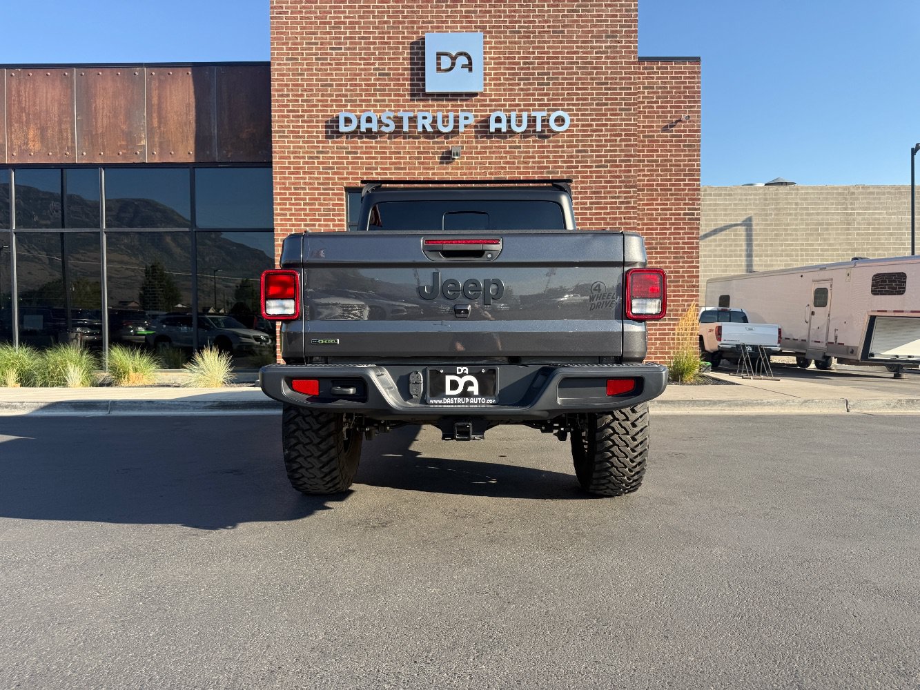 Used 2023 Jeep Gladiator Sport AWD/4WD image 7