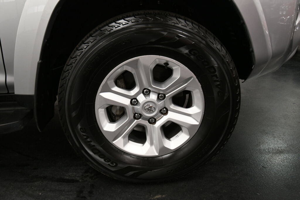 Certified 2024 Toyota 4Runner SR5 Premium image 9