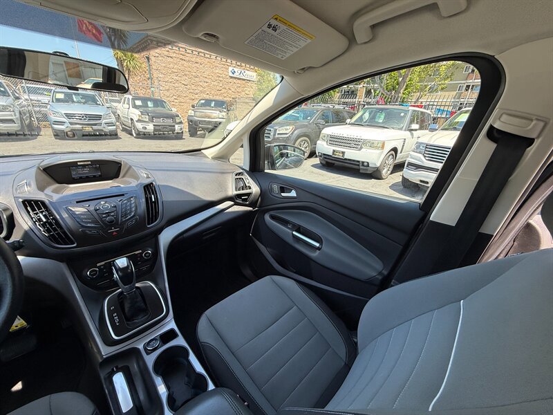 Used 2013 Ford C-MAX SE FWD image 16