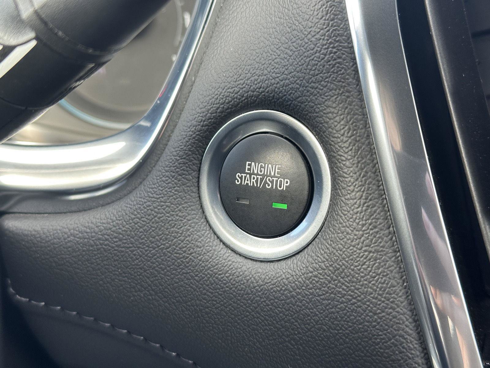 Used 2023 Chevrolet Traverse LT FWD image 30