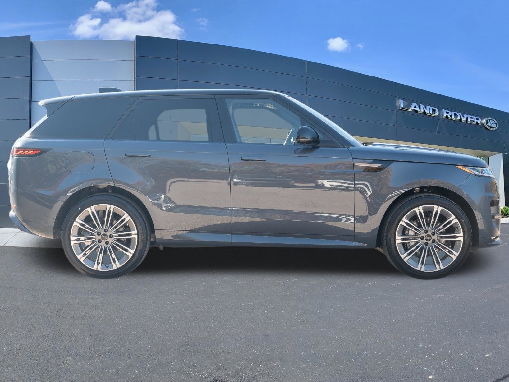 New 2026 Land Rover Range Rover Sport Dynamic SE AWD/4WD image 8