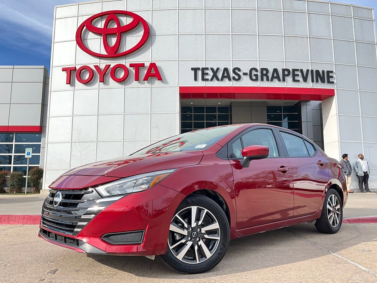 Used 2025 Nissan Versa SV image 2