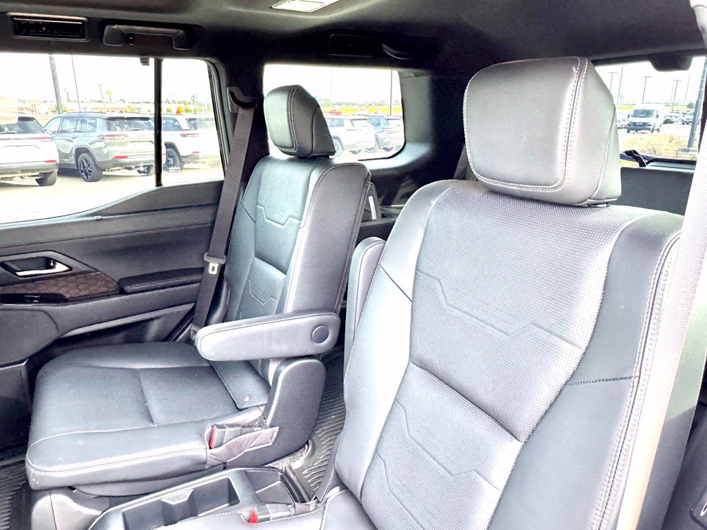 Used 2025 Lexus GX 550 w/ Accessory Package (2T) AWD/4WD image 14