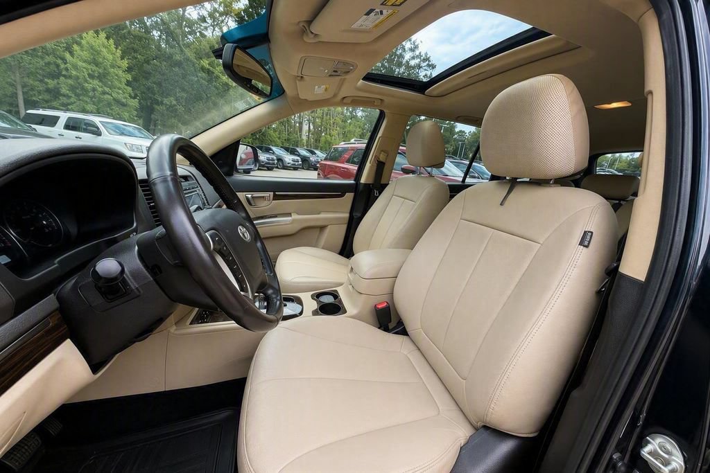 Used 2011 Hyundai Santa Fe Limited FWD image 5