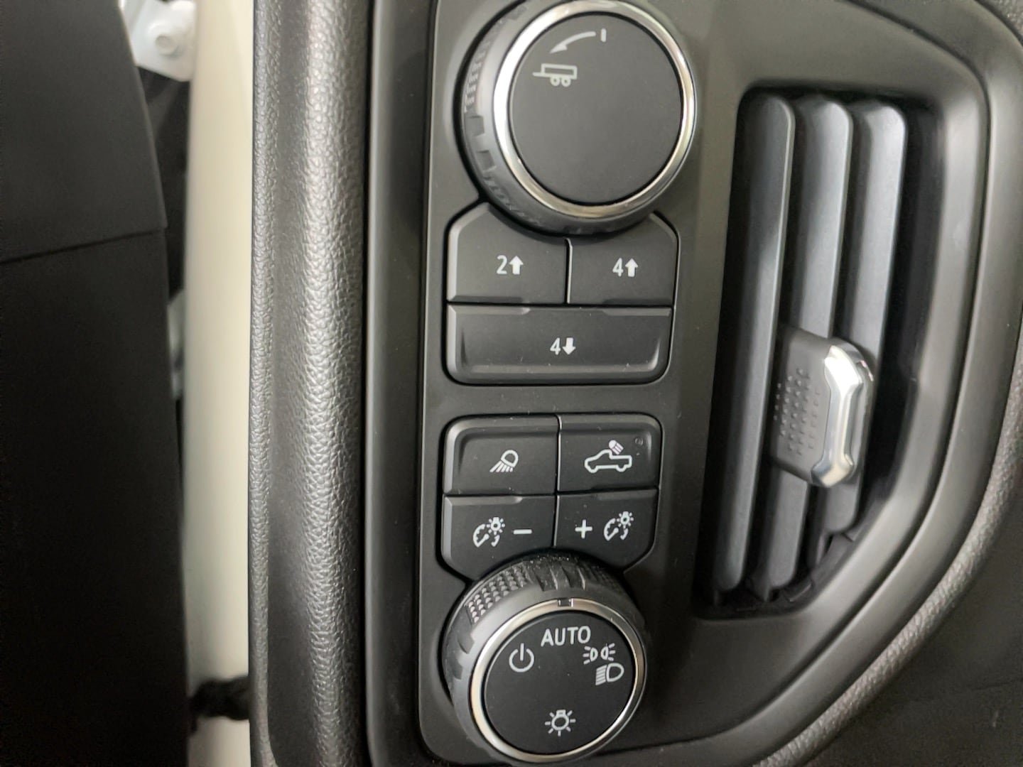 Used 2024 Chevrolet Silverado 2500 W/T w/ WT Convenience Package AWD/4WD image 17
