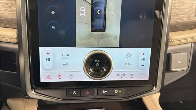 Used 2024 Ford Expedition Limited image 27