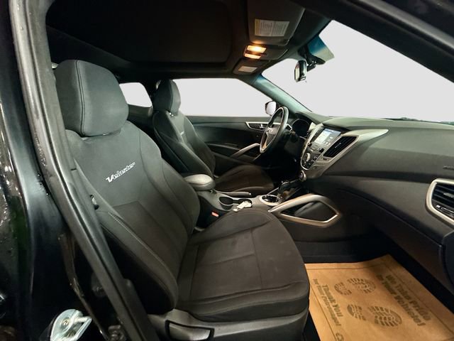 Used 2017 Hyundai Veloster Value Edition image 29