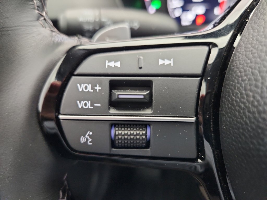 Certified 2025 Acura ADX FWD image 12