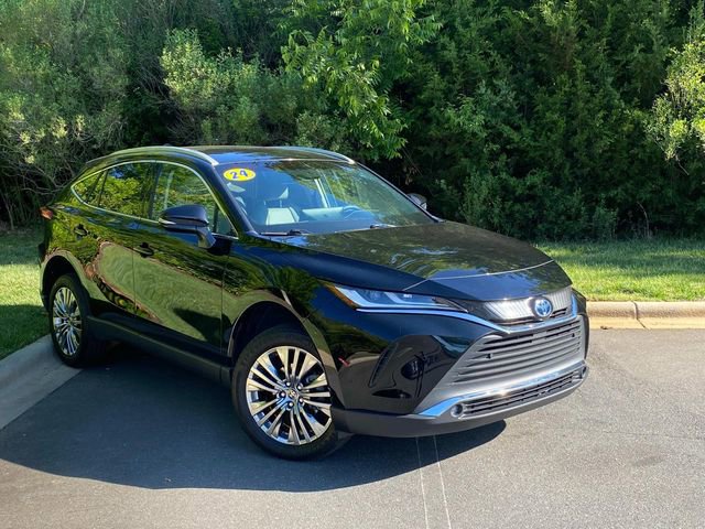 Used 2024 Toyota Venza XLE AWD/4WD image 1
