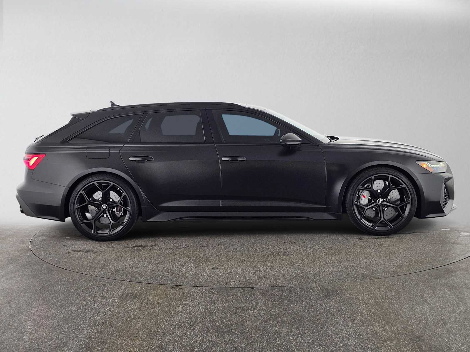 Used 2025 Audi RS 6 performance w/ Matte Carbon Package AWD/4WD image 6