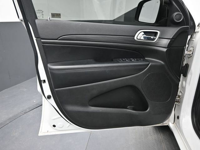 Used 2019 Jeep Grand Cherokee Altitude image 12